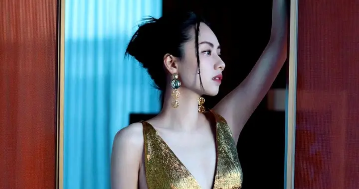 美女壁纸第5353期—刘惜君