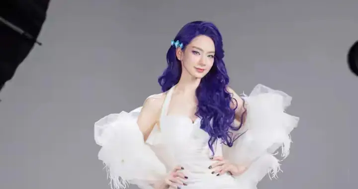 戚薇小马宝莉cos，含脚量超高