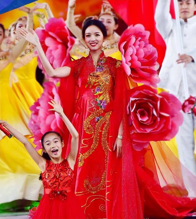 张梓琳|中国首位“世界小姐”怀胎6月上春晚，拒绝30亿豪门