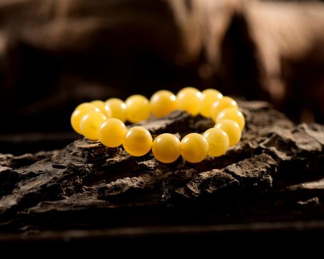 笑料百出！揭秘文玩圈五大蜜蜡骗局，你中过几招？