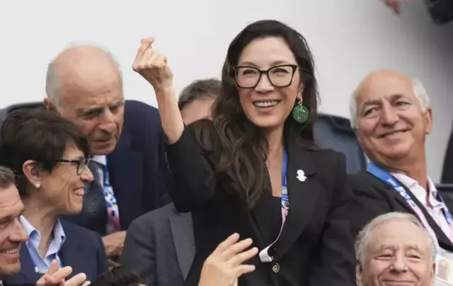 刘岩|贾玲郎朗观看巴黎奥运会开幕式 杨紫琼现场秀恩爱