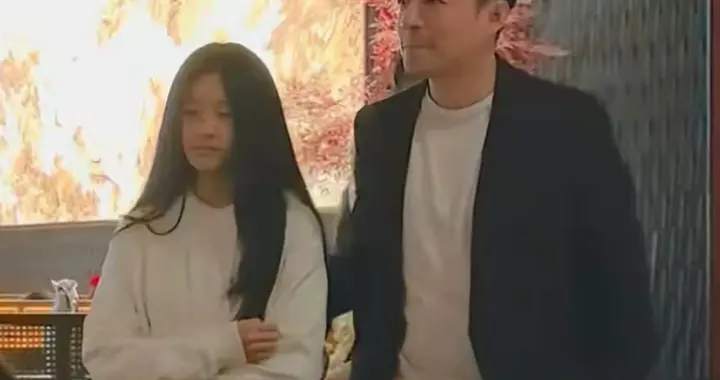 汪小菲带玥儿麻六记吃饭，玥儿12岁身高170cm，比大S小时候漂亮!