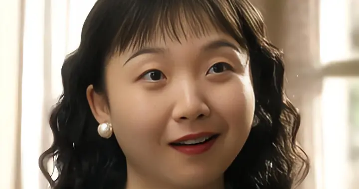 炸裂！辣目洋子北京拍戏现场被拍, 网上传言她身材肥胖惹争议！