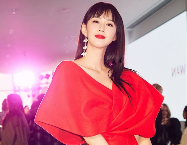 知名女星退圈创业，年营收500万给老公送保时捷，老公甘愿吃软饭