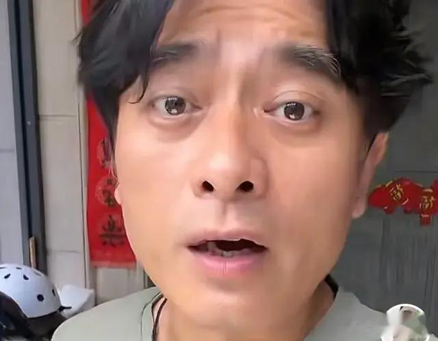 上海男明星发现母亲在家不开空调，网友：明星的家人很节俭