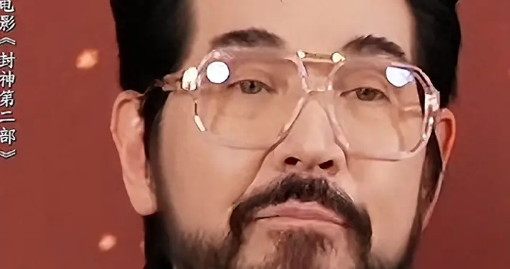 65岁费翔还是崩溃了，独居英国 吃速冻饺子，给不婚不育的人提了醒