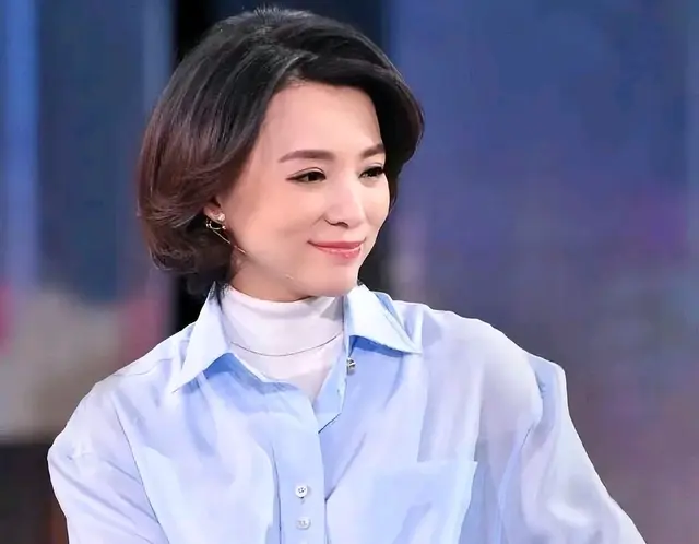 董卿太瘦了！皮肤黝黑接地气，50岁保养适宜 携10岁儿子游布达拉宫