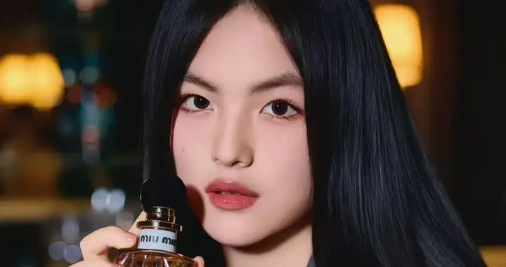 王诗龄得了李湘真传，出席活动打扮得又土又圆！和34岁何超莲同框