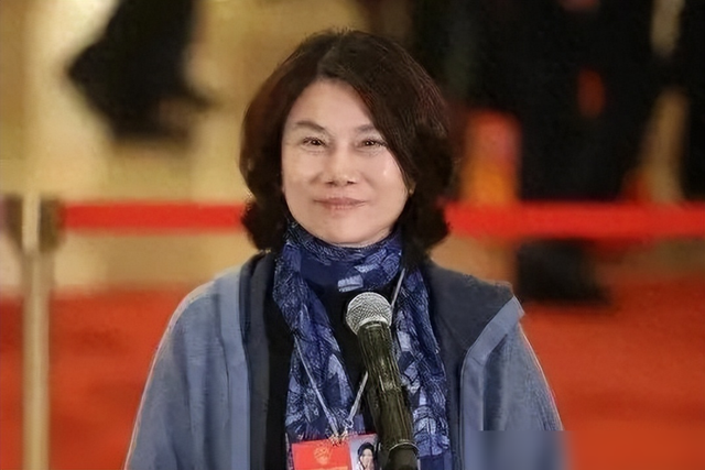 美国和台积电慌了，做梦也没想到，董明珠居然能造出芯片！