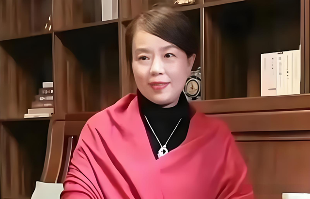 李圣话语触动人心！说明许敏的当下处境，疑似回应没苦硬吃的质疑