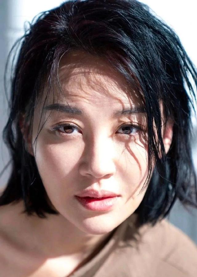 许晴：55岁不婚不育,终于坦白：如果他没有死，我早已是孩子妈