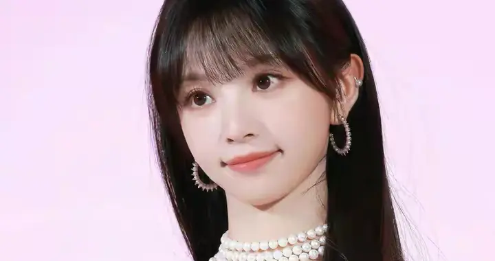 田曦薇摇头比心太可爱