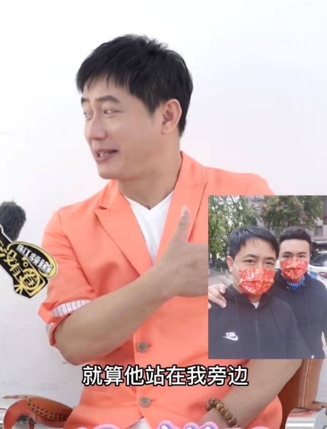 52岁“康祈耀”彭新智的全家福，妻子相貌平凡，儿子比康枝子还大