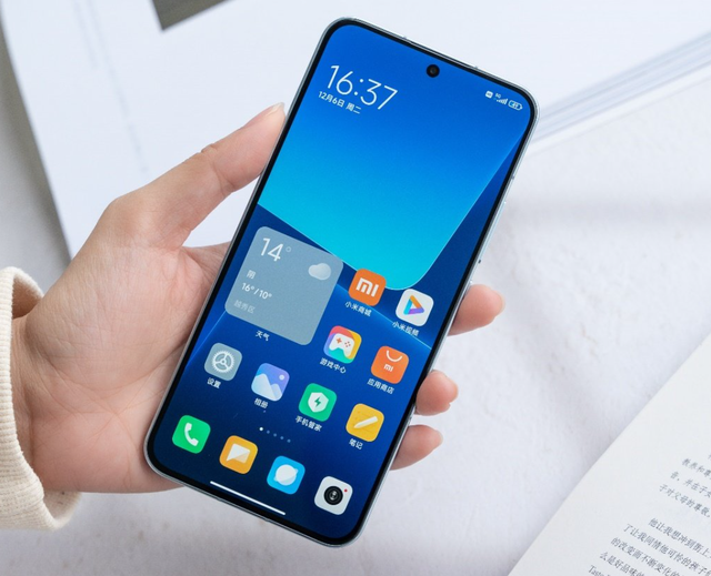 又一小屏旗舰要来了，超声波指纹+潜望式长焦！