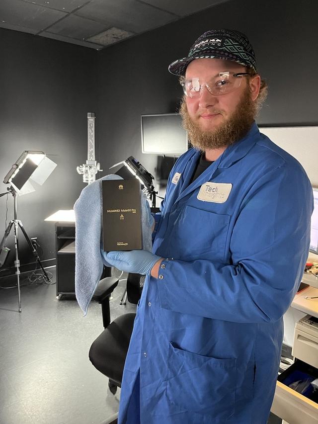 外国机构耗时一年研究华为手机，称其完成了一项不可能完成的项目