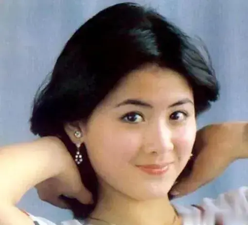 一个被遗忘的女演员，年轻时倾国倾城，如今51岁胖到认不出！