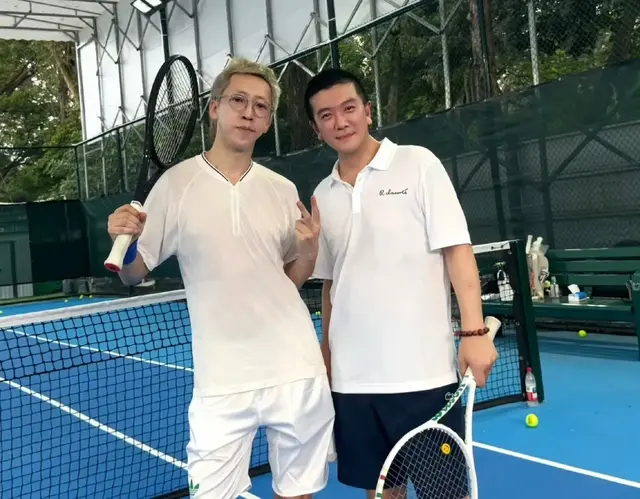 刘爽约杨子打网球，俩人贴在一起大汗淋漓，网友：你俩在一起了？