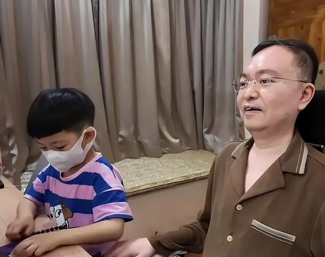 十亿能换来一命!47岁蔡磊晒出自己近况，渐冻症第六年他还在坚持