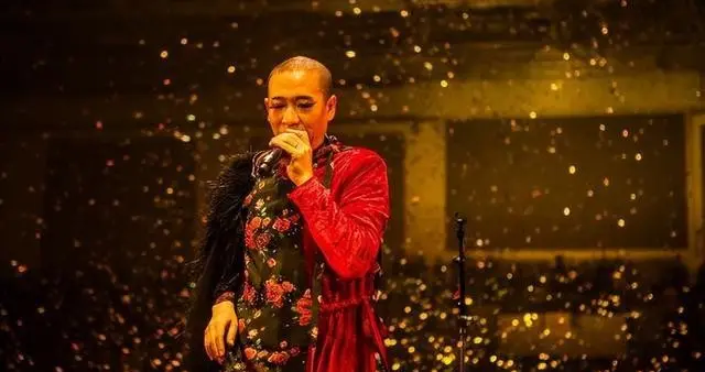 著名歌星新片差评如潮，两天票房只有6.3万，年度最惨电影诞生