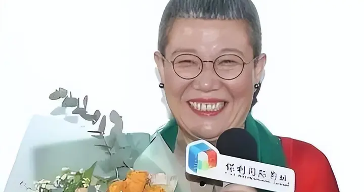 父亲是师长，哥哥是书记，她曾和张艺谋齐名，为何如今得了精神病