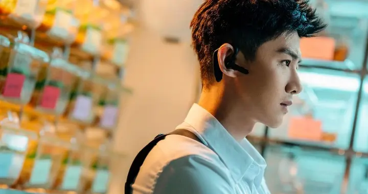 白敬亭连垮两部戏，新剧搭档孙千拼翻身