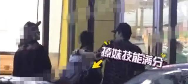 海陆|海陆恋爱了？与男方搂肩撸串举止亲密，男方火速否认：自己单身