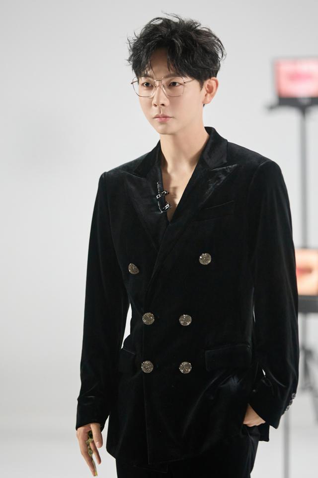 付辛博 胡夏对李克勤有误解，尤长靖 凤小岳被拷问拿三火是否靠运气