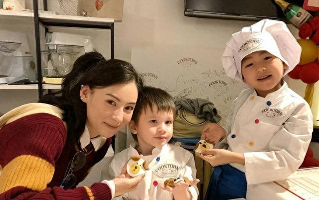 王菲终于不再沉默，发文霸气回击张柏芝，网友：好妈妈都是假的？