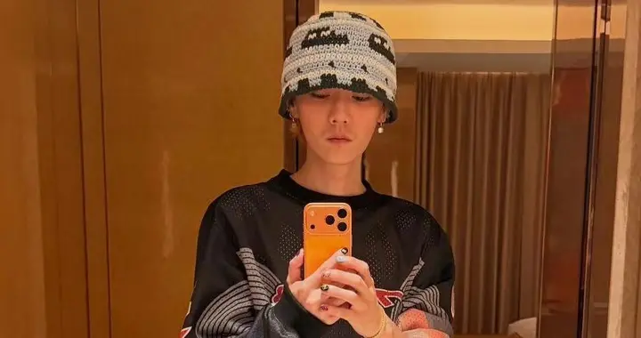 鹿晗心情大好，晒出情侣同款手表，手腕主人不一般，不是关晓彤