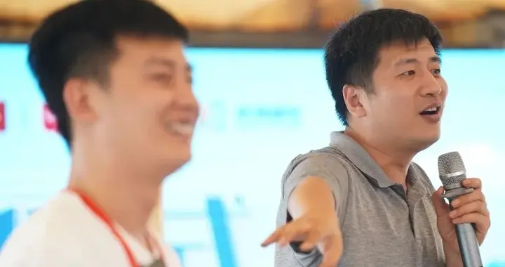 张雪峰合伙人发声！女儿长大会接过担子，前女友后悔分手时太骄傲
