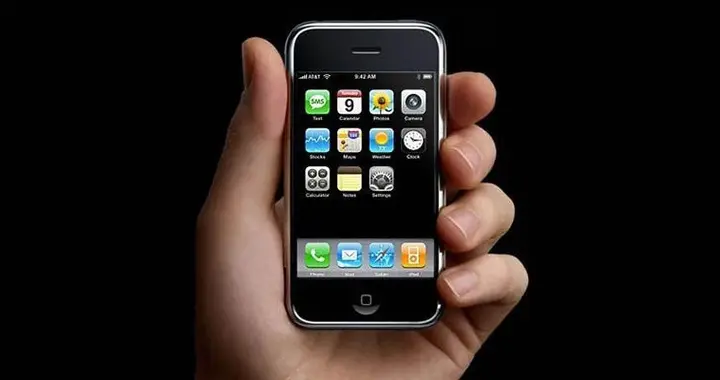 5.65英寸！小屏黨這下滿意了吧？