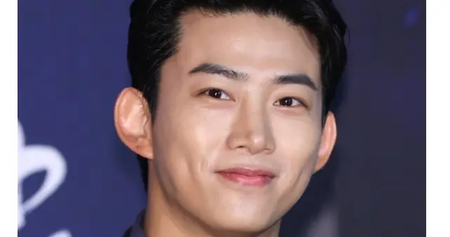 恋爱长跑十年，他官宣结婚日期了！