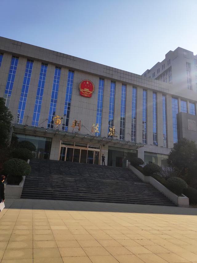 辽宁男子持刀杀七人、伤七人，疑似报复社会