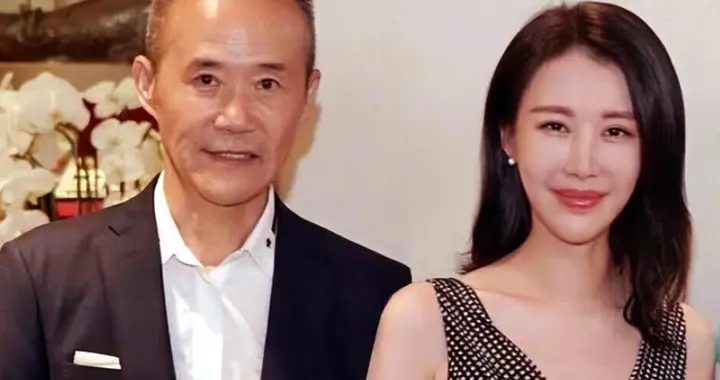 相爱15年抵不过残酷现实！75岁王石垂垂老矣，45岁田朴珺貌美如花