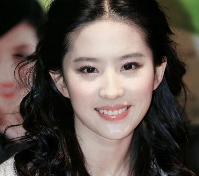 都说鹅蛋脸显圆润其实最富贵 这4位鹅蛋脸女星真的个顶个的貌美