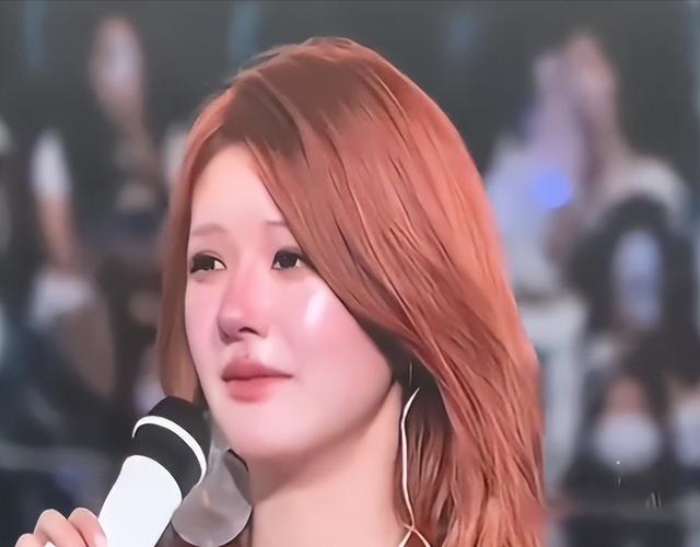 霍汶希曝英皇内幕！干32年不抽成不虐待，才知赵露思的处境有多惨