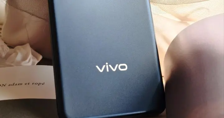 vivo果断“亮剑”，骁龙7sGen3+7300mAh，国补后更划算了