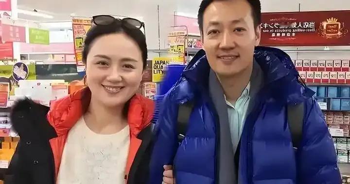 离春节不到2月，52岁辛柏青高调传出喜讯，朱媛媛终于可以放心了