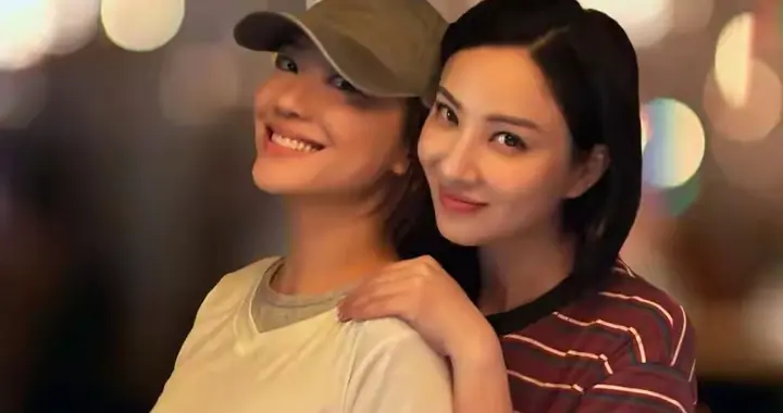 应采儿郑希怡带娃同框，闺蜜情太好嗑，12岁Jasper变化让人意外