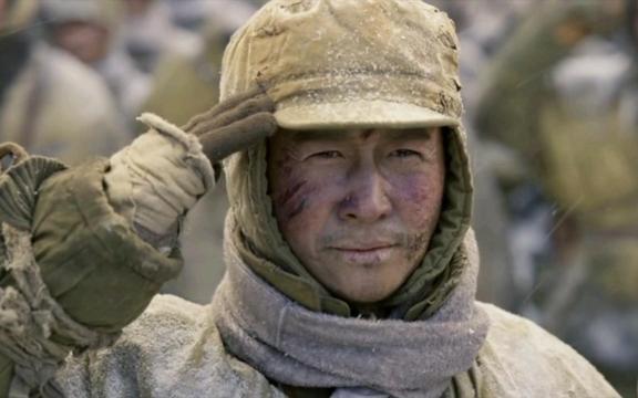 同样是演“志愿军”，把吴京和王雷放一起看，差距一目了然