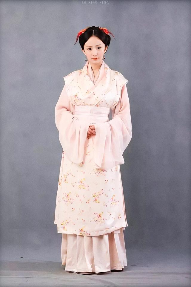 杨幂 杨幂《红楼梦》的定妆照，美人就是美人，剃掉眉毛也很美！