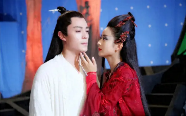 影版花千骨官宣定档，全员选角非常成功，剧版珠玉在前难成爆款