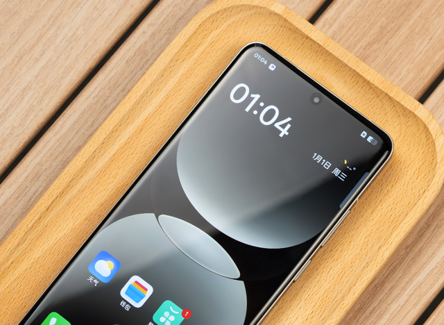 6500mAh+120W+骁龙8至尊版，跌到2465元，堪称旗舰机新卷王