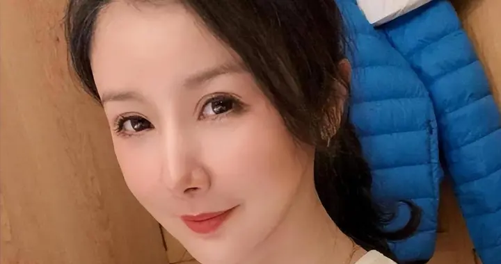 44岁孙菲菲离婚了，这份声明写得很直率！老公是500强企业总监