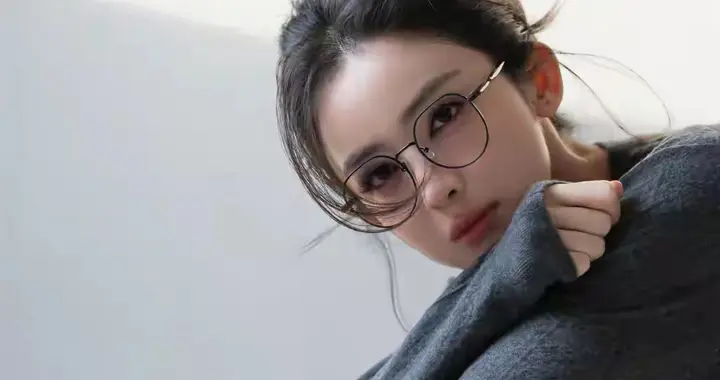 古力娜扎，居家氛围感写真，女友视角既视感