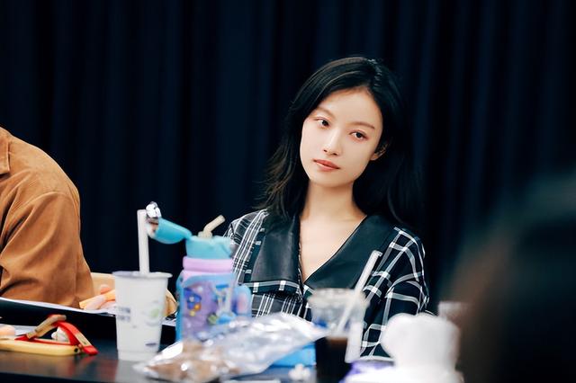 倪妮|倪妮《如梦之梦》排练围读 认真讨论氛围欢快