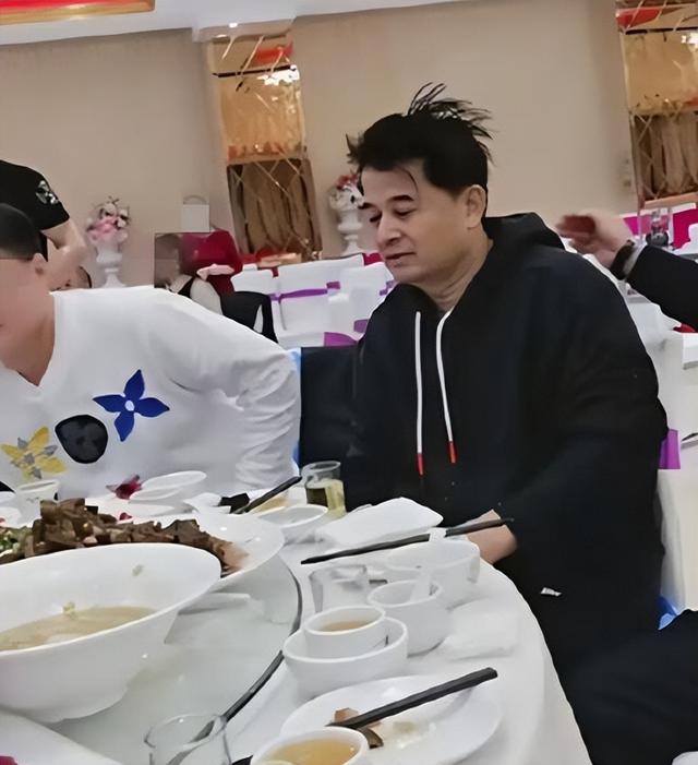 毕福剑现状曝光：从央视正常退休，经营多项副业，从未定居农村