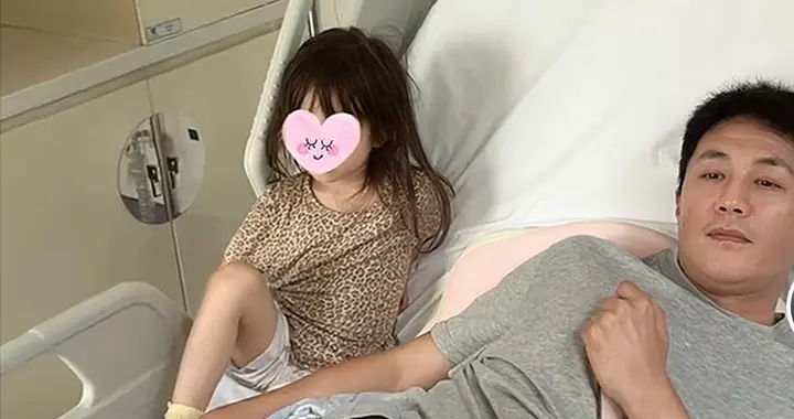 杜淳女儿生病住院全家陪护！4岁蛋饺扎留置针，单人病房很豪华