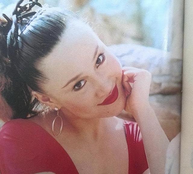 2001年，41岁健美皇后马华突然去世：死前身上出现了大片红紫瘢痕