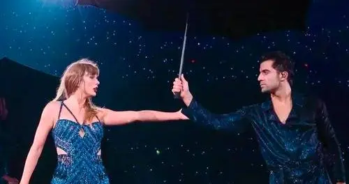 外网曝霉霉伴舞每个人分到500万美元